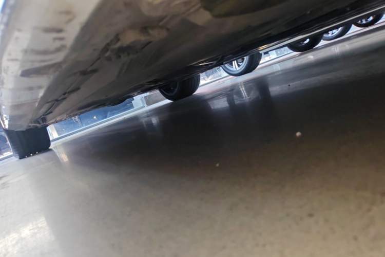 Used Mercedes-Benz C-Class 2024 Restyled C 260 L Sport Edition Right Side Sill