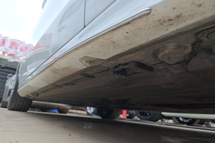 Used Mercedes-Benz C-Class 2024 C 260 L Sport Edition Right Side Sill