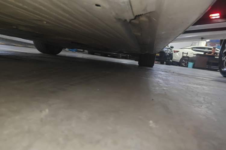 Used Mercedes-Benz C-Class 2024 C 260 L Sport Edition Right Side Sill