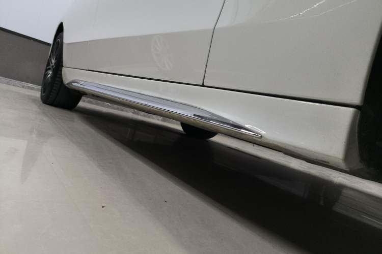 Used Mercedes-Benz C-Class 2024 C 260 L Sport Edition Right Side Sill