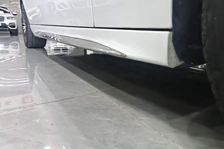 Used Mercedes-Benz C-Class 2024 Restyled C-Class 260 L Sport Edition Right Side Sill