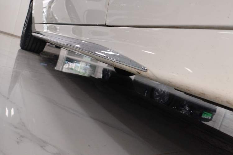 Used Mercedes-Benz C-Class 2024 Facelift C 260 L Right Side Sill