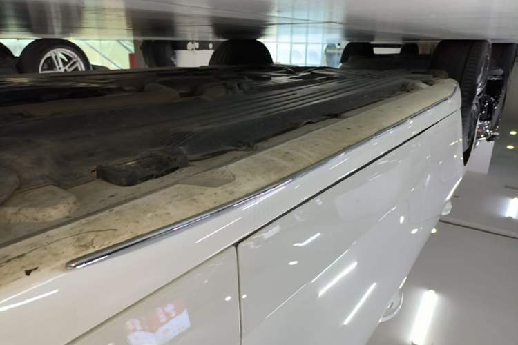 Used Mercedes-Benz C-Class 2024 Restyled C 260 L Sport Edition Right Side Sill