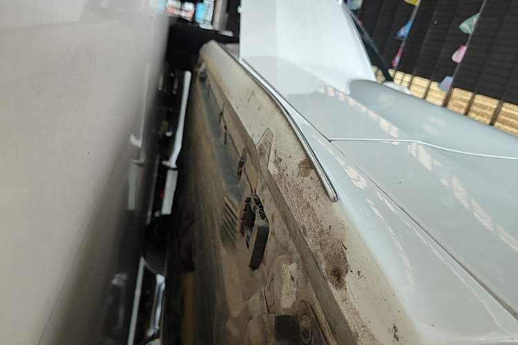 Used Mercedes-Benz C-Class 2024 Restyled C 260 L Sport Edition Right Side Sill