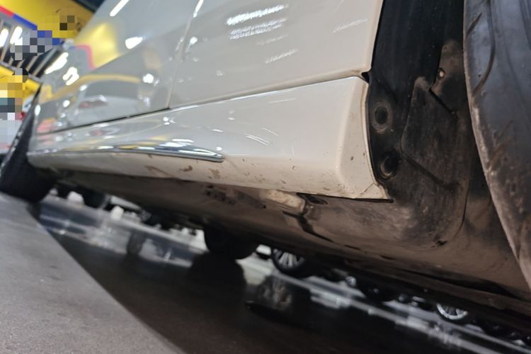 Used Mercedes-Benz C-Class 2024 Restyled C 260 L Sport Edition Right Side Sill