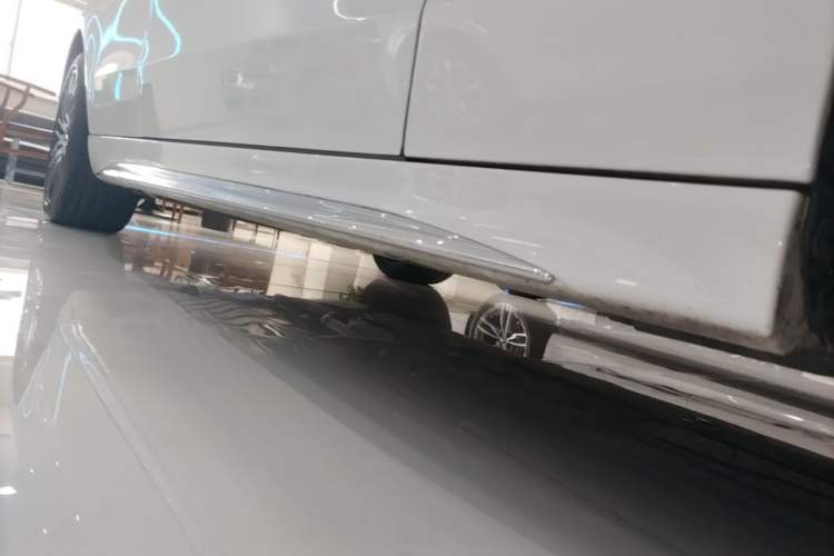 Used Mercedes-Benz C-Class 2024 Restyled C 260 L Sport Edition Right Side Sill