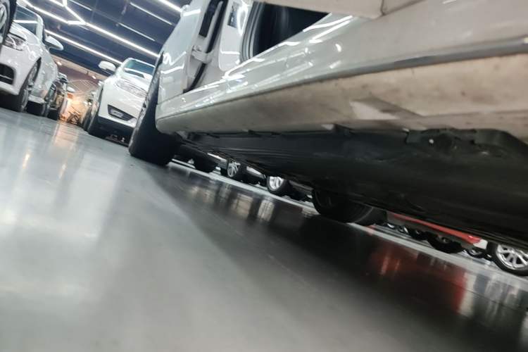 Used Mercedes-Benz C-Class 2024 Restyled C 260 L Sport Edition Right Side Sill