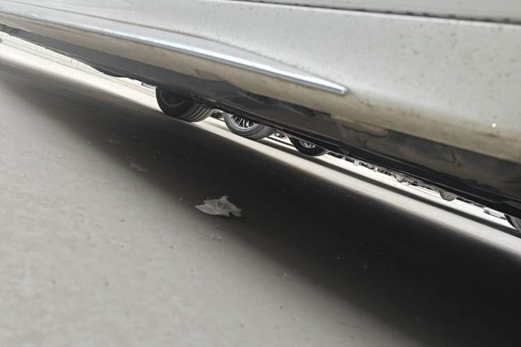 Used Mercedes-Benz C-Class 2024 Restyled C 260 L Sport Edition Right Side Sill