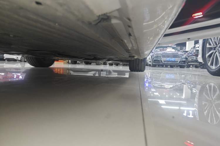 Used Mercedes-Benz C-Class 2024 C 200 L Sport Edition Right Side Sill
