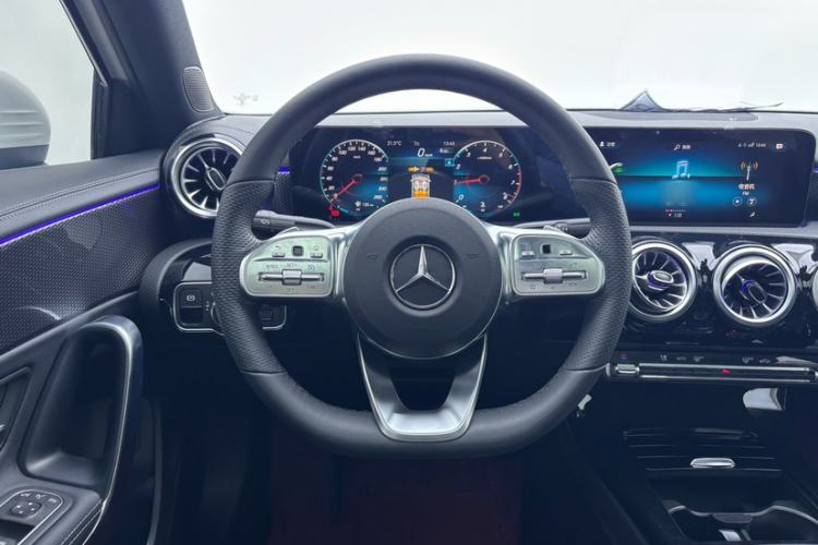 Used Mercedes-Benz C-Class 2024 Restyled C 260 L Sport Edition Steering Wheel