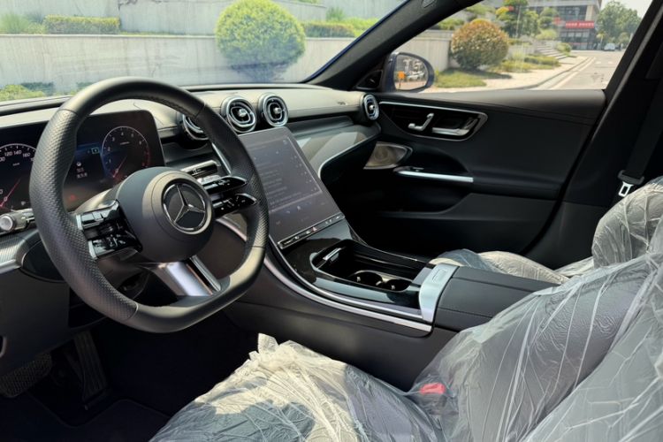 Used Mercedes-Benz C-Class 2024 Facelifted C-Class 260 L Night Edition Sports Version Steering Wheel