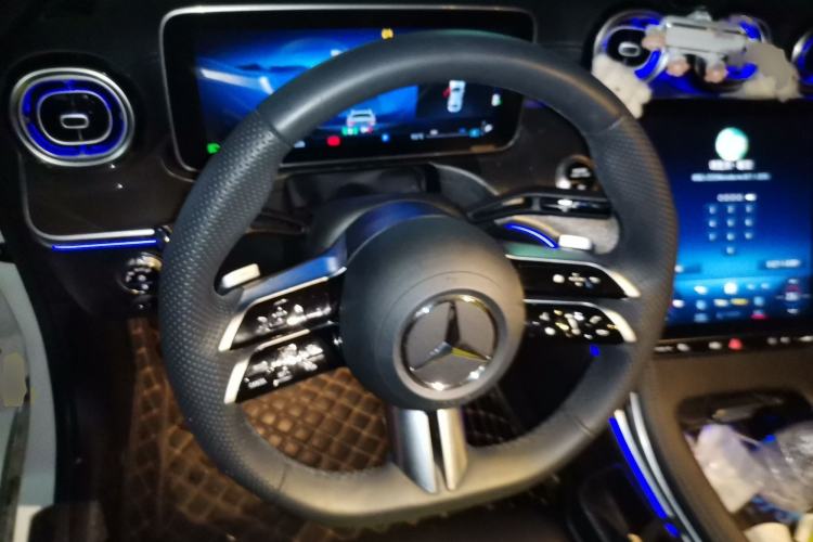 Used Mercedes-Benz C-Class 2024 Facelift C 260 L Night Edition Sport Version Steering Wheel