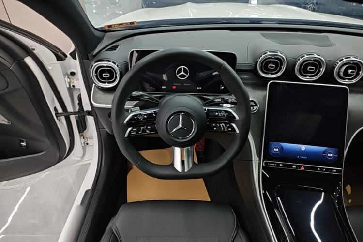 Used Mercedes-Benz C-Class 2024 Facelift C 260 L Night Edition Sport Version Steering Wheel