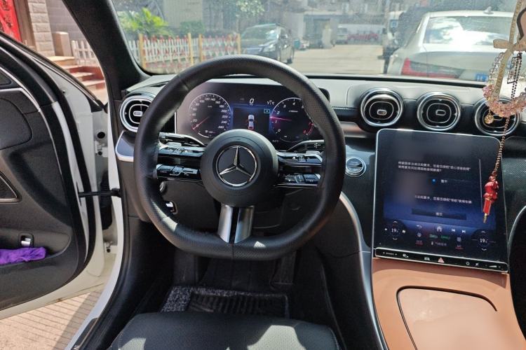 Used Mercedes-Benz C-Class 2024 Second Facelift C 260 L Steering Wheel