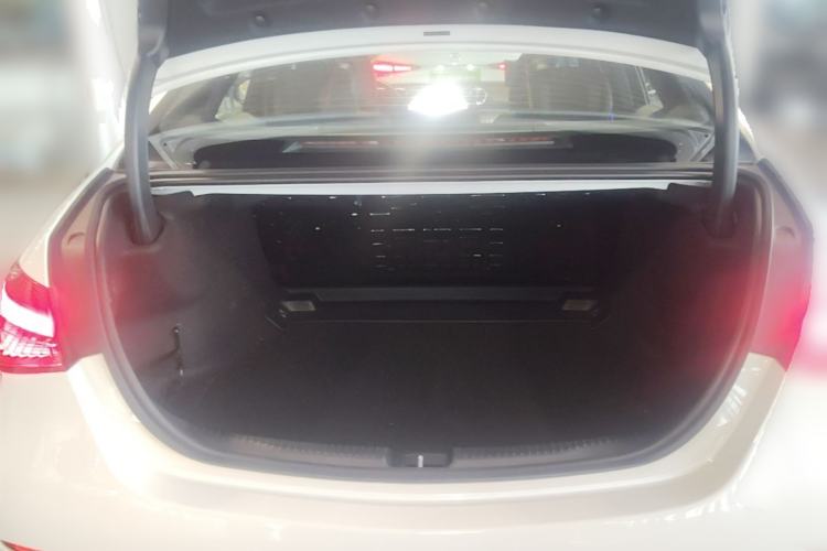Used Mercedes-Benz C-Class 2024 Facelifted C-Class 260 L Night Edition Sports Version Trunk