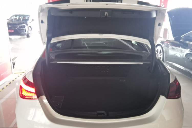 Used Mercedes-Benz C-Class 2024 Second Facelift C 260 L Sport Edition Trunk