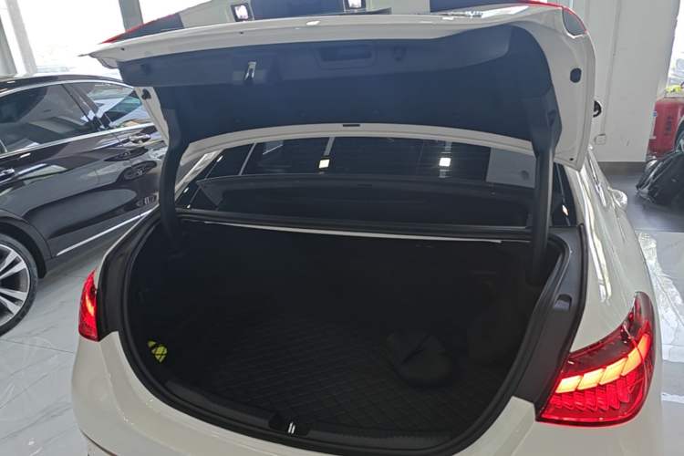 Used Mercedes-Benz C-Class 2024 Second Facelift C 260 L Starry Night Sport Edition Trunk