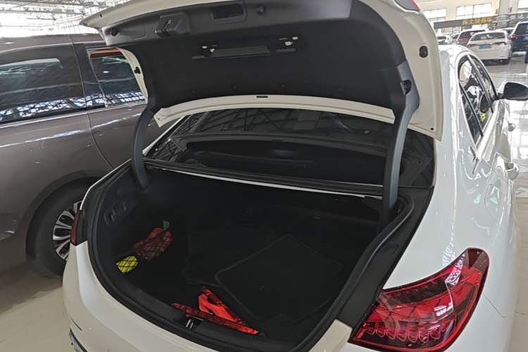 Used Mercedes-Benz C-Class 2024 Restyled C 200 L Sport Edition Trunk
