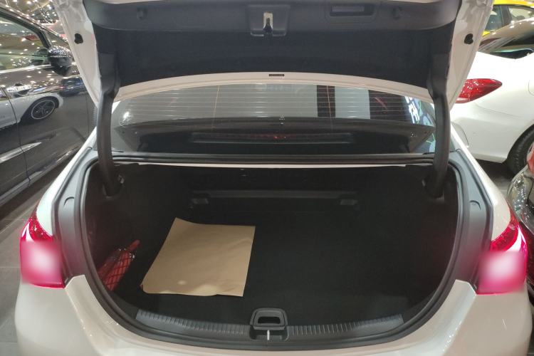 Used Mercedes-Benz C-Class 2024 Facelifted C-Class 260 L Night Edition Sports Version Trunk