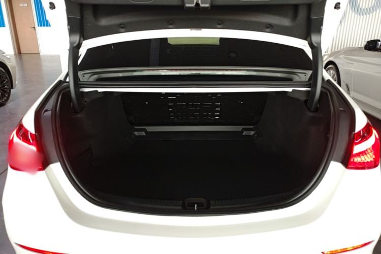 Used Mercedes-Benz C-Class 2024 Facelifted C-Class 260 L Night Edition Sports Version Trunk