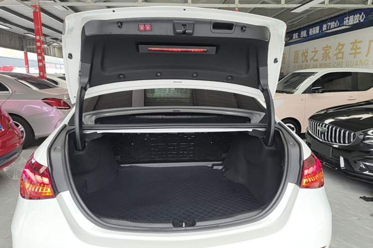 Used Mercedes-Benz C-Class 2024 Restyled C 200 L Sport Edition Trunk