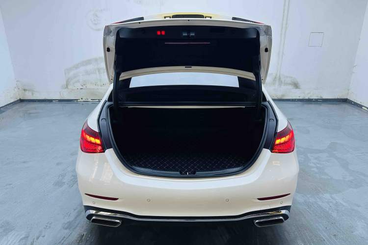 Used Mercedes-Benz C-Class 2024 Restyled C 260 L Sport Edition Trunk