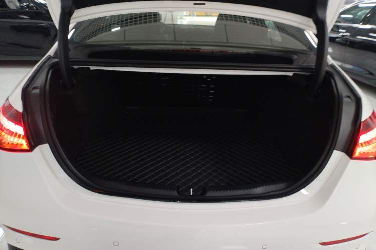 Used Mercedes-Benz C-Class 2024 Facelift C 260 L Trunk