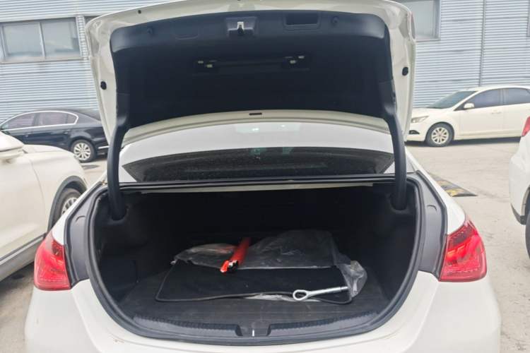 Used Mercedes-Benz C-Class 2024 Restyled C 260 L Sport Edition Trunk