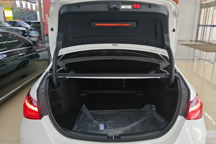 Used Mercedes-Benz C-Class 2024 Second Facelift C 260 L 4MATIC Sport Edition Trunk