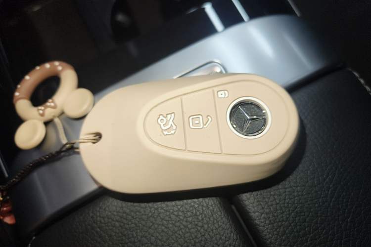 Used Mercedes-Benz C-Class 2024 Restyled C 260 L Sport Edition Vehicle Key