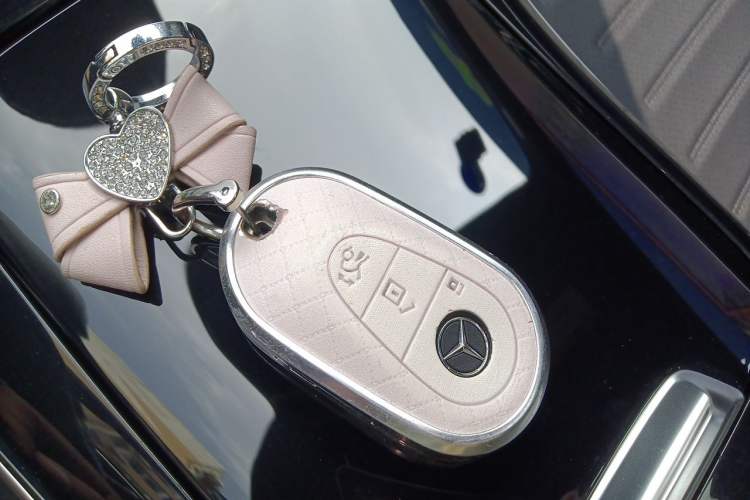 Used Mercedes-Benz C-Class 2024 Restyled C 260 L Sport Edition Vehicle Key
