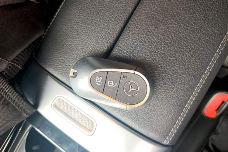 Used Mercedes-Benz C-Class 2024 C 200 L Sport Edition Vehicle Key