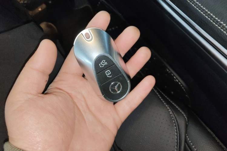 Used Mercedes-Benz C-Class 2024 Second Facelift C 260 L Sport Edition Vehicle Key