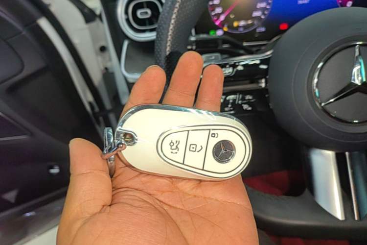 Used Mercedes-Benz C-Class 2024 Second Facelift C 260 L Sport Edition Vehicle Key