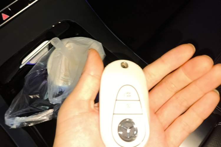 Used Mercedes-Benz C-Class 2024 Restyled C 200 L Sport Edition Vehicle Key