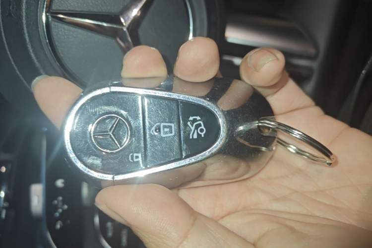 Used Mercedes-Benz C-Class 2024 Restyled C 260 L Sport Edition Vehicle Key