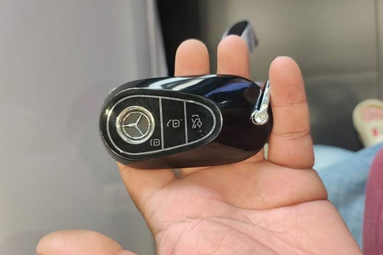 Used Mercedes-Benz C-Class 2024 Restyled C 260 L Sport Edition Vehicle Key