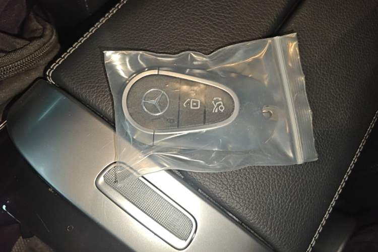 Used Mercedes-Benz C-Class 2024 Restyled C 260 L Sport Edition Vehicle Key