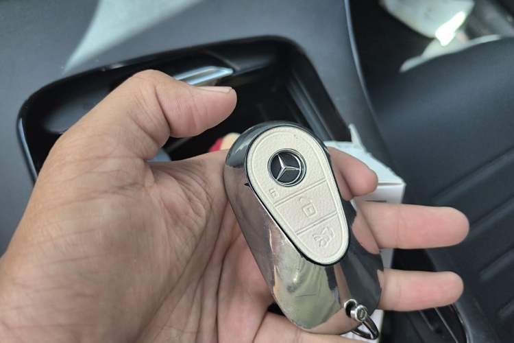 Used Mercedes-Benz C-Class 2024 Restyled C-Class 260 L Sport Edition Vehicle Key