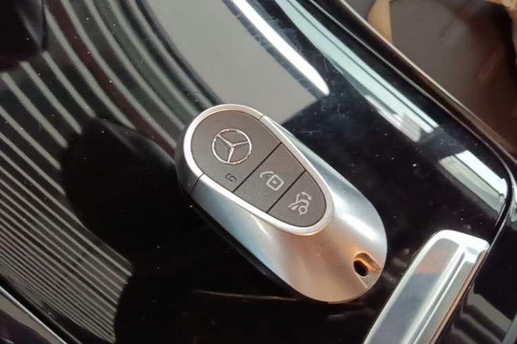Used Mercedes-Benz C-Class 2024 Restyled C 260 L Sport Edition Vehicle Key