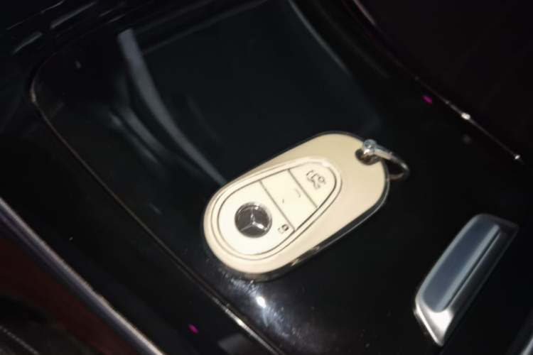 Used Mercedes-Benz C-Class 2024 Second Facelift C 260 L Sport Edition Vehicle Key