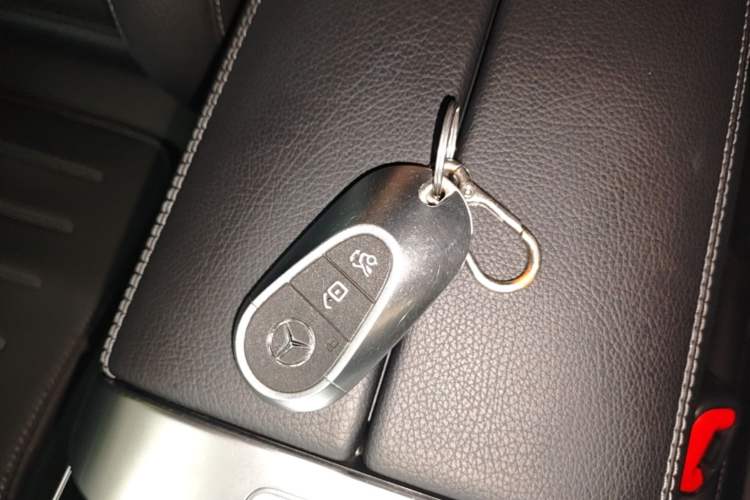 Used Mercedes-Benz C-Class 2024 Restyled C 260 L Sport Edition Vehicle Key