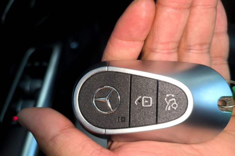 Used Mercedes-Benz C-Class 2024 Restyled C-Class 260 L Sport Edition Vehicle Key