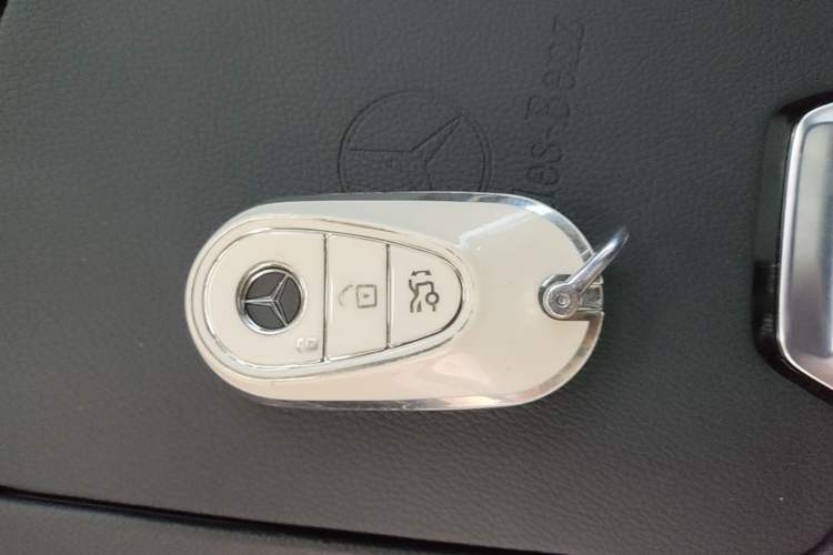 Used Mercedes-Benz C-Class 2024 Restyled C 260 L Sport Edition Vehicle Key