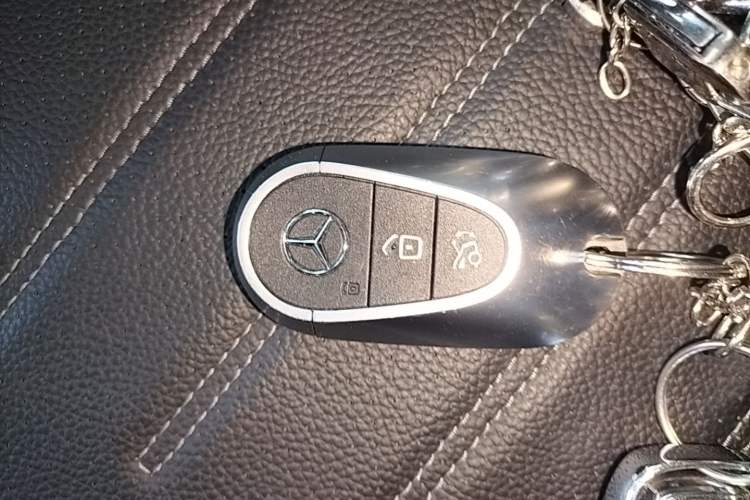 Used Mercedes-Benz C-Class 2024 Restyled C 260 L Sport Edition Vehicle Key