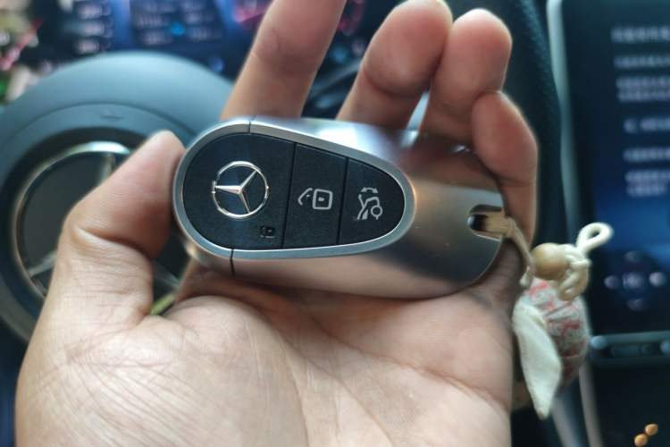 Used Mercedes-Benz C-Class 2024 Restyled C 260 L Sport Edition Vehicle Key