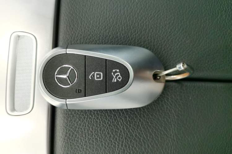 Used Mercedes-Benz C-Class 2024 C 200 L Sport Edition Vehicle Key