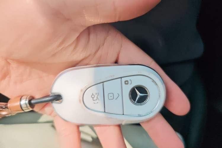 Used Mercedes-Benz C-Class 2024 Facelifted C-Class 260 L Night Edition Sports Version Vehicle Key