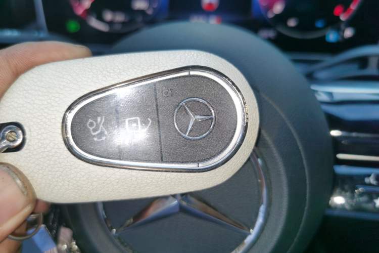 Used Mercedes-Benz C-Class 2024 Restyled C 200 L Sport Edition Vehicle Key