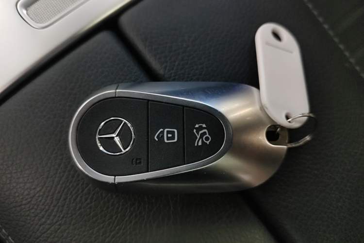 Used Mercedes-Benz C-Class 2024 Restyled C 260 L Sport Edition Vehicle Key